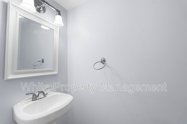 Photo - 13810 Hill St