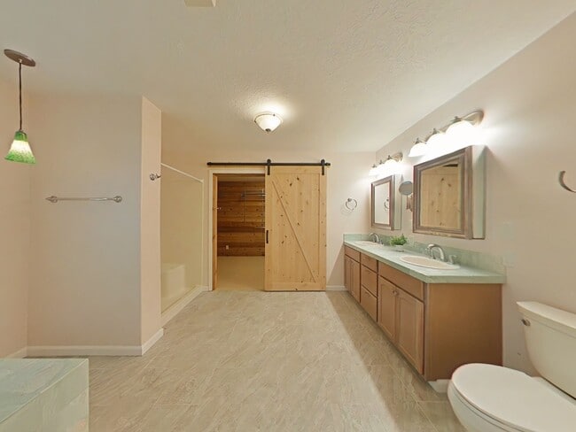 Photo - Huge 5 Bedroom Cabin-Style Home on 2+ Wood...