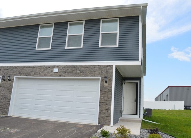 Building Photo - 311 Alberts Dr