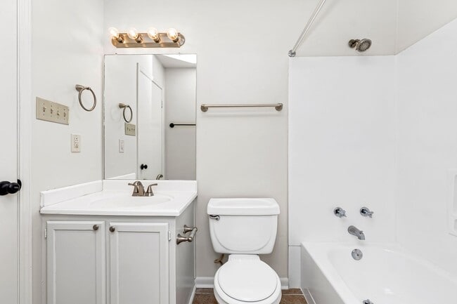 Photo - 3 Bedroom in the Hospital District