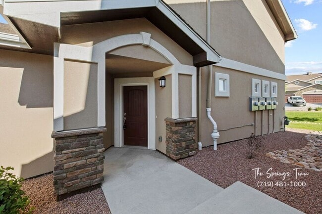 Photo - 756 Brambleberry Hts
