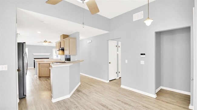 Photo - 4911 Edenbourgh Ln