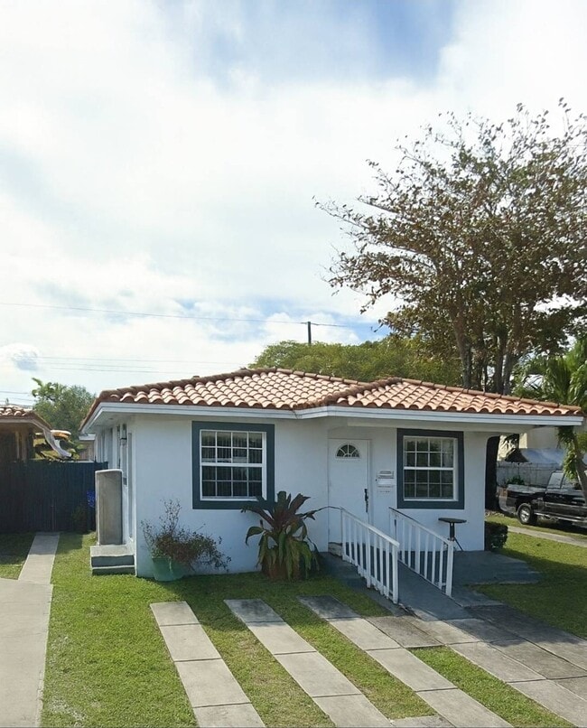 Photo - 3392 SW 24th St