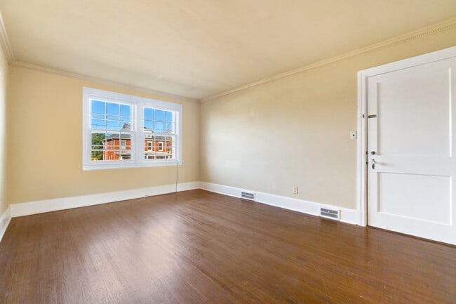 Photo - 920 N Market St Unidad 2