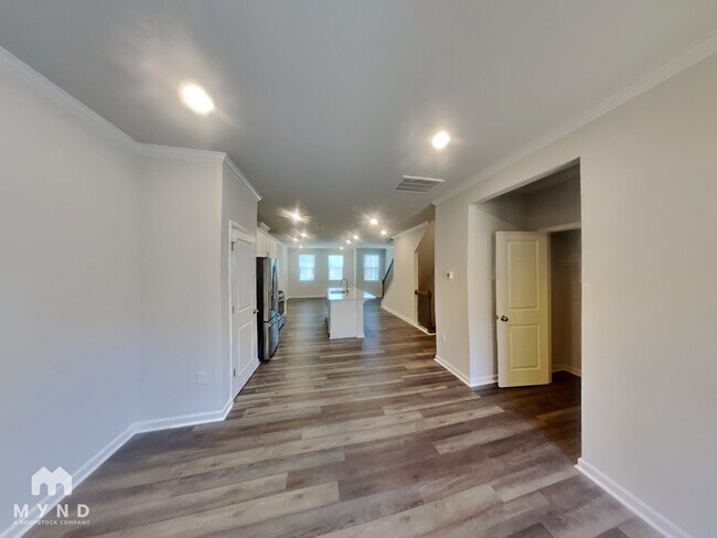 Photo - 3046 Castle Loch Ln