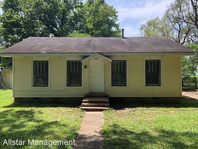 3 br, 1 bath House - 495 Woodruff St, - 3 br, 1 bath House - 495 Woodruff St,