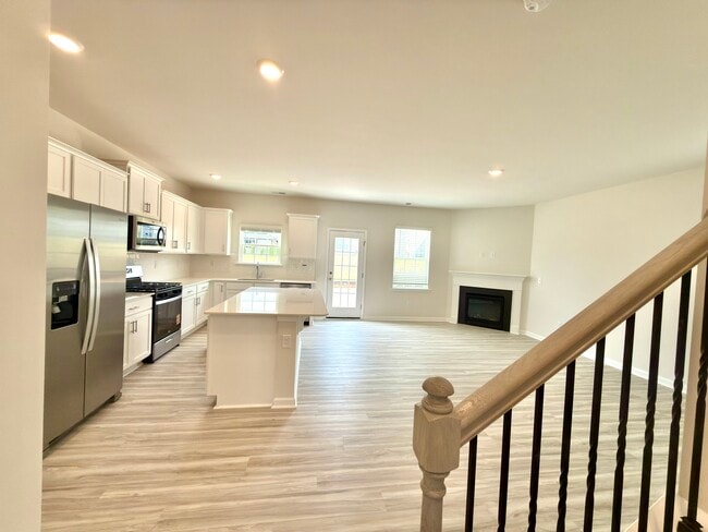 Building Photo - 123 Pecan Grove Ln