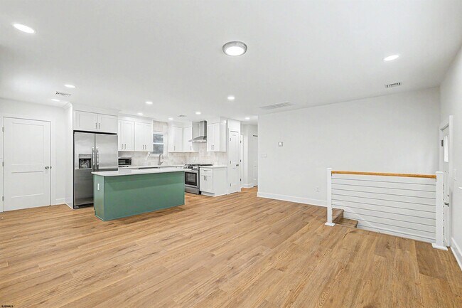 Photo - 1030 Neumark Ave