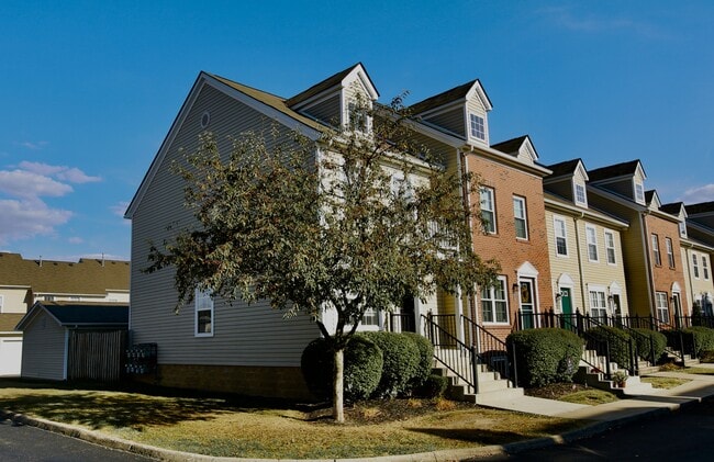 Building Photo - 8330 Bruntsfield Rd Rental