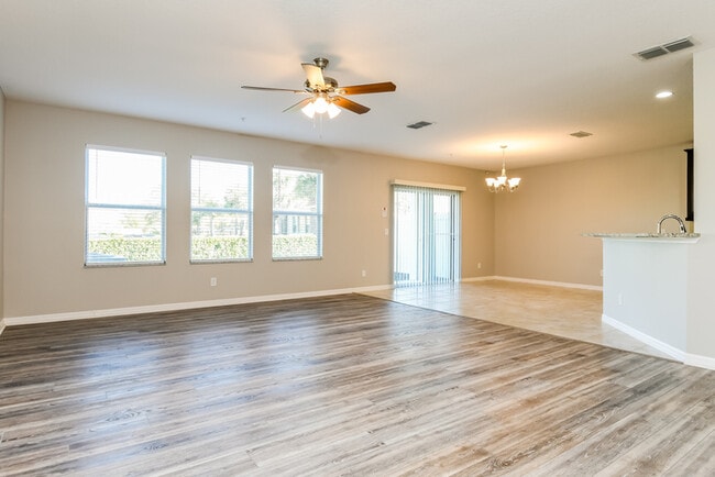 Photo - 226 White Dogwood Ln