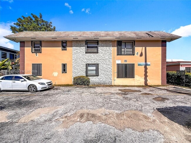 Photo - 2335 NE 172nd St Unit 3