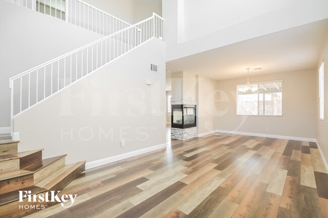 Photo - 9153 Black Slate St