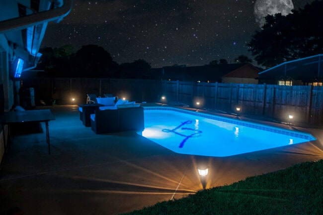 Building Photo - 2665 Bay Leaf Dr