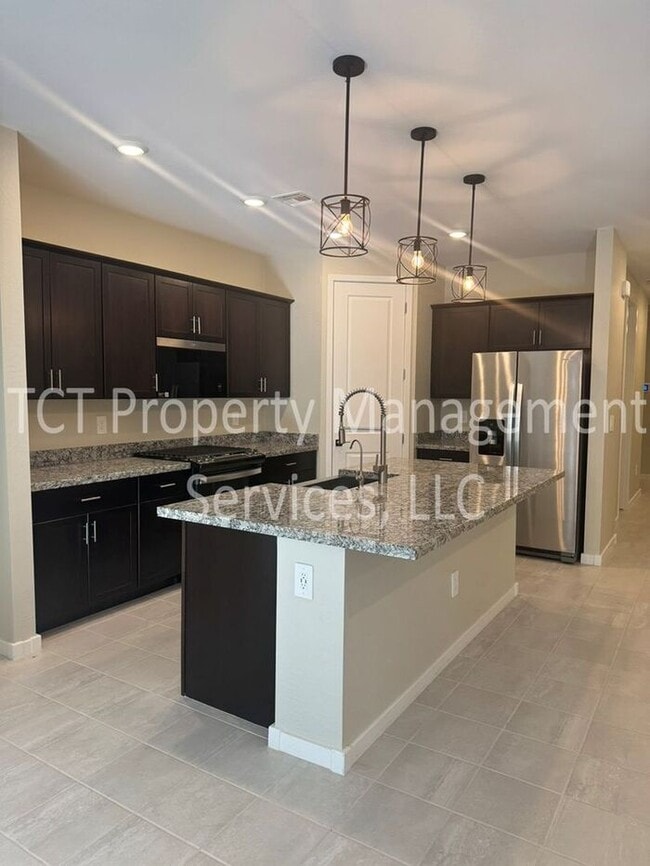 Photo - Beautiful like new home in San Tan Groves