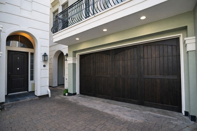 Photo - 1818 Binz St