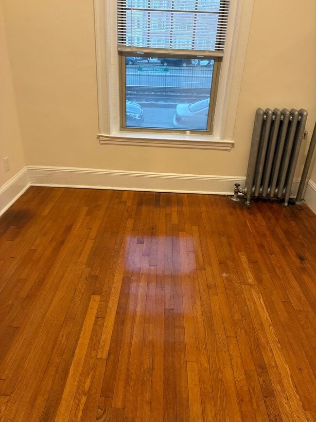 Photo - Nicely located 1 bed with heat and water i...