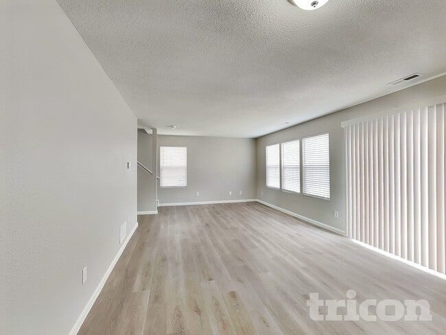 Photo - 824 Daybreak Dr