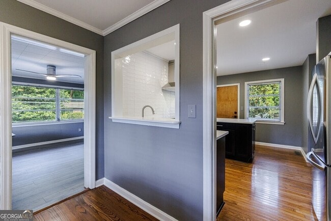 Photo - 776 Windsor Parkway