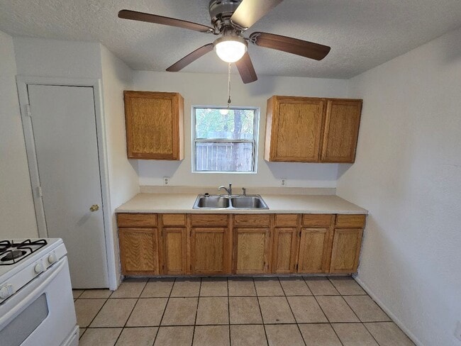 Photo - 915 Walter St SE Unit C