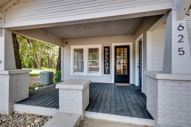 Photo - 625 Jefferson St