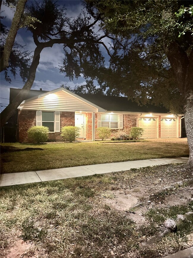 Building Photo - 2426 Tannehill Dr