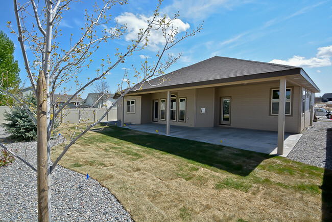 Photo - 4 Bedrooms 2.5 Bathrooms in Meridian