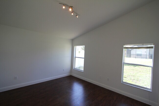 Photo - 210 Garberia Dr