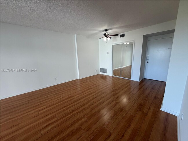 Photo - 4200 Hillcrest Dr Unit 809
