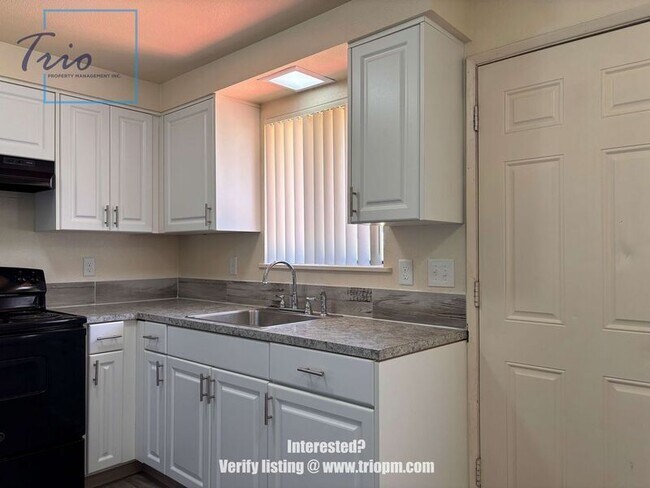 Photo - 492 Macy St