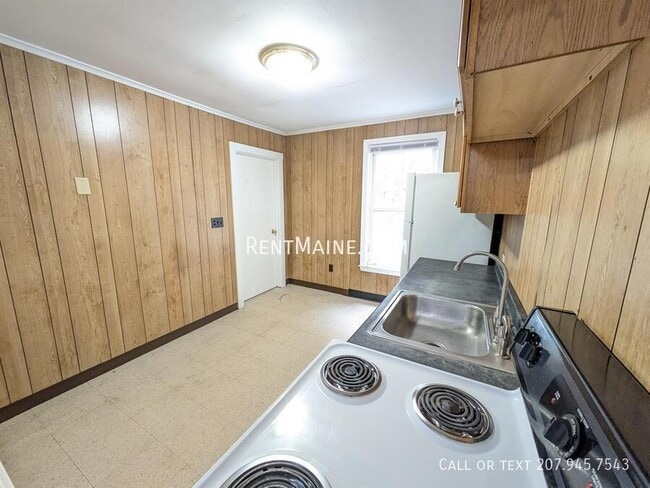 Photo - 575 Main St Unit 2