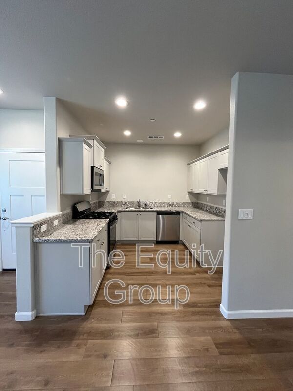 Photo - 510 S Summit St Unit 102