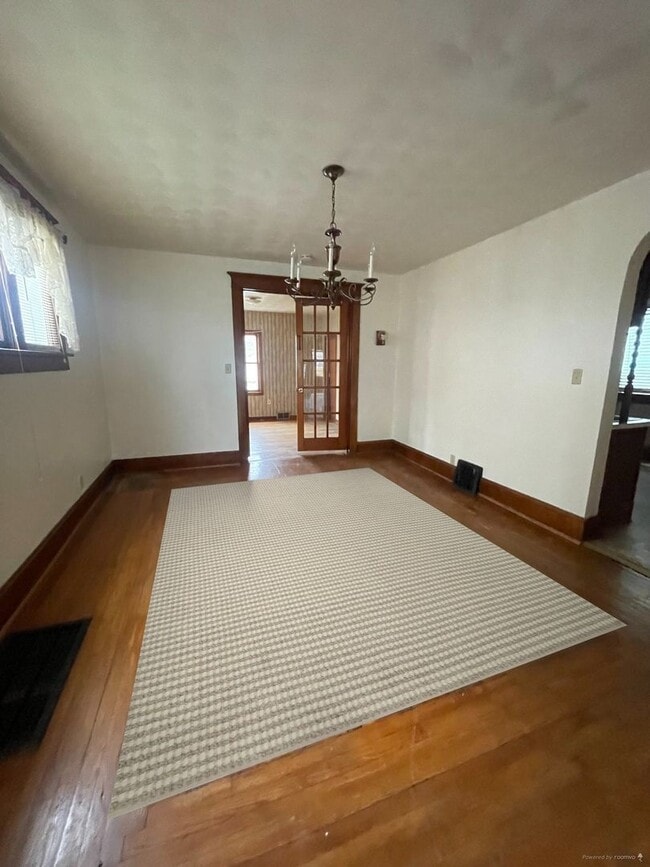 Photo - 5 bedroom 2 bath House