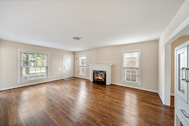 Building Photo - 4002 Amherst St