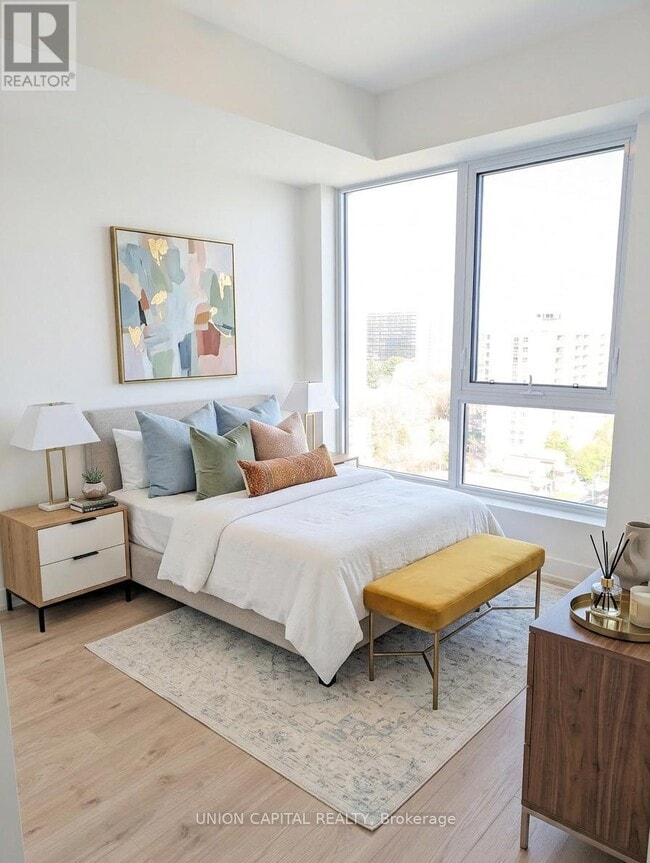 Photo - 2088 James St Unit 1007