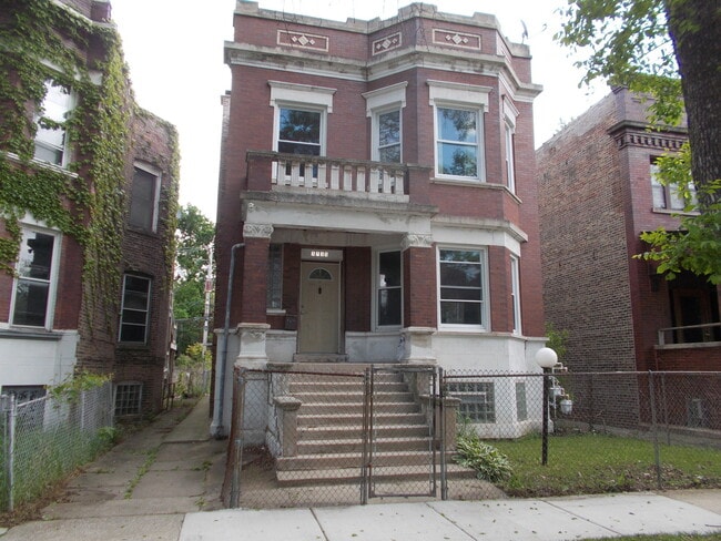 Building Photo - 5715 S Sangamon St