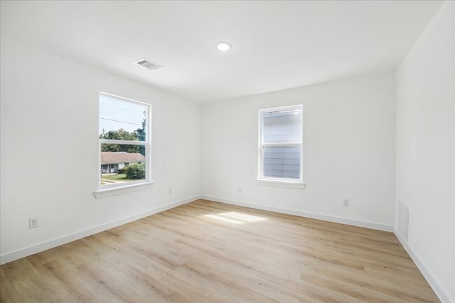 Building Photo - 7504 Laura Koppe Rd Rental