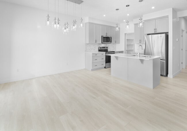 Photo - 3030-3169 169 St. SW