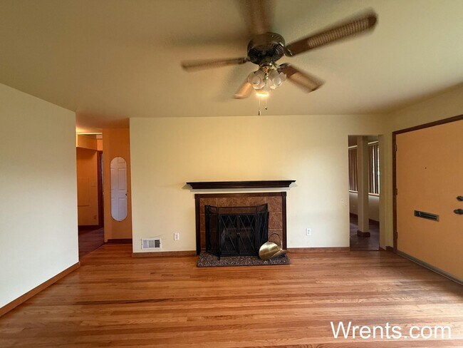 Photo - Available in Shadle 3 bedroom with large 2...