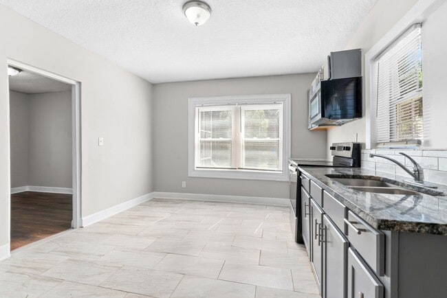 Photo - **Move in ready 3/2 Single Family home 32208