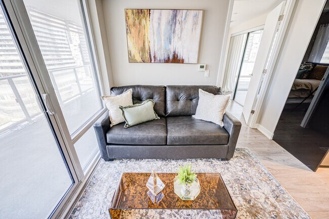 Photo - 555 Yonge St Unit SI ID1513138P