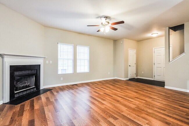 705 Marjam Ln