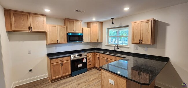 Photo - 110 Eastlake Dr