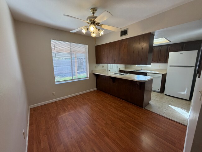 Photo - 121 E 14th Pl