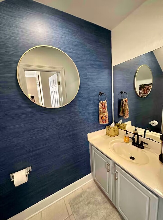 Photo - 2210 Christian St