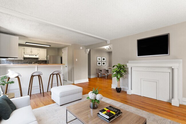 1602 Franklin