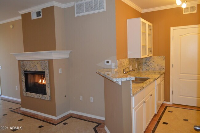 Photo - 1701 E Colter St Unidad 473