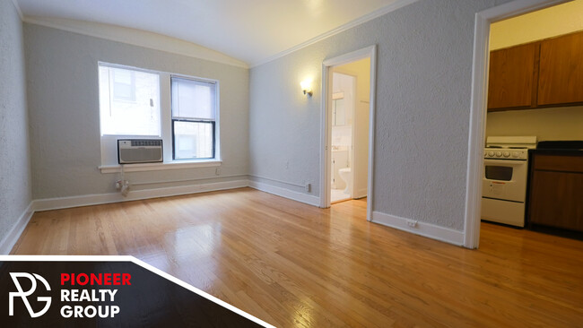 Building Photo - 556 W Arlington Pl