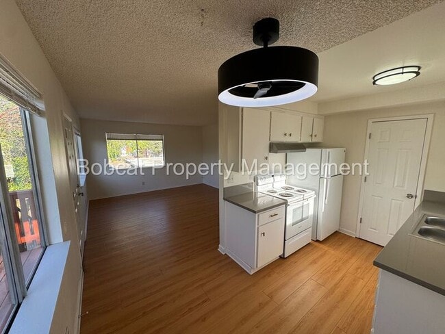 Photo - 1501 N Edmonds Dr Unit Edmonds Dr N 1501 D