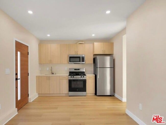 Photo - 10507 Dempsey Ave