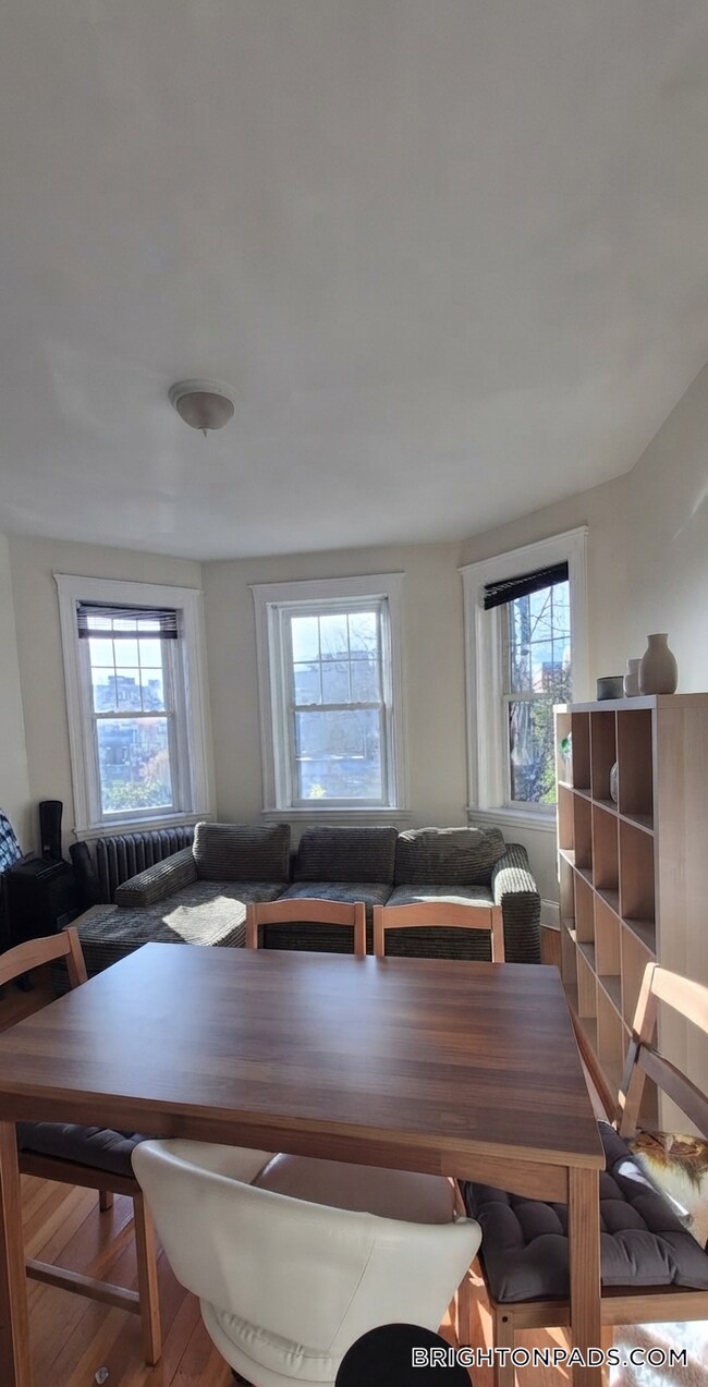 1564 Commonwealth Ave Unit 16